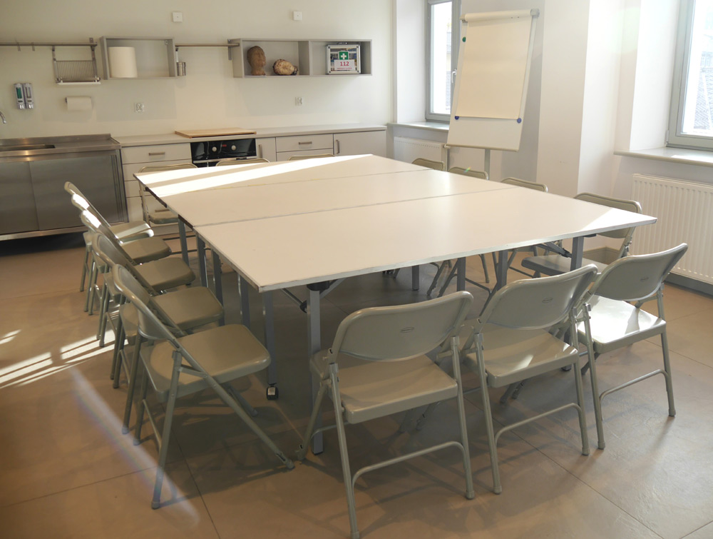 Sala warsztatowo-szkoleniowa z aneksem kuchennym
